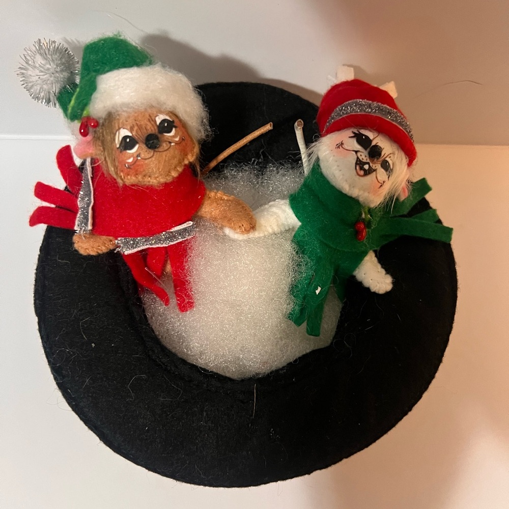Annalee Silver Sparkle Adorable Mice Dolls in Top Hat Christmas Decoration 2013